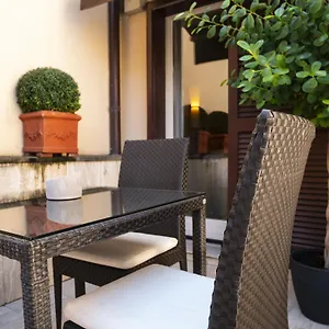 intown-luxury-house.it-romehotels.com/